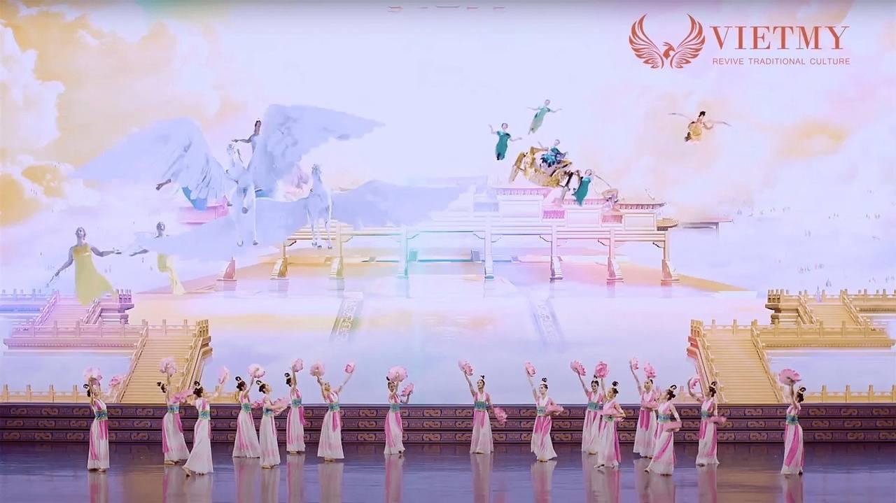 Vietnamese Audience: The Beauty of Shen Yun Changed My Way of Thinking